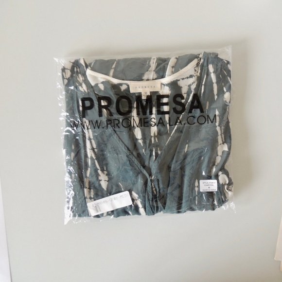 Promesa light weight long sleeve romper - Picture 6 of 6